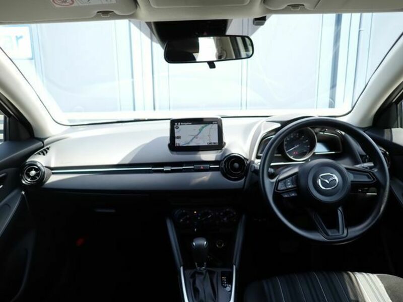 MAZDA2