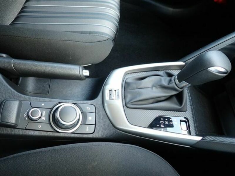 MAZDA2