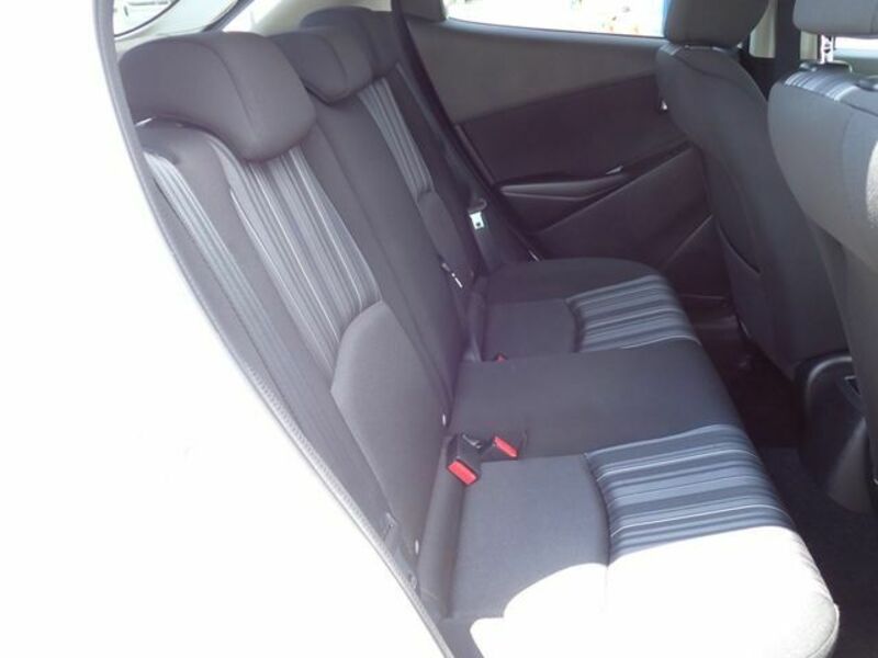 MAZDA2