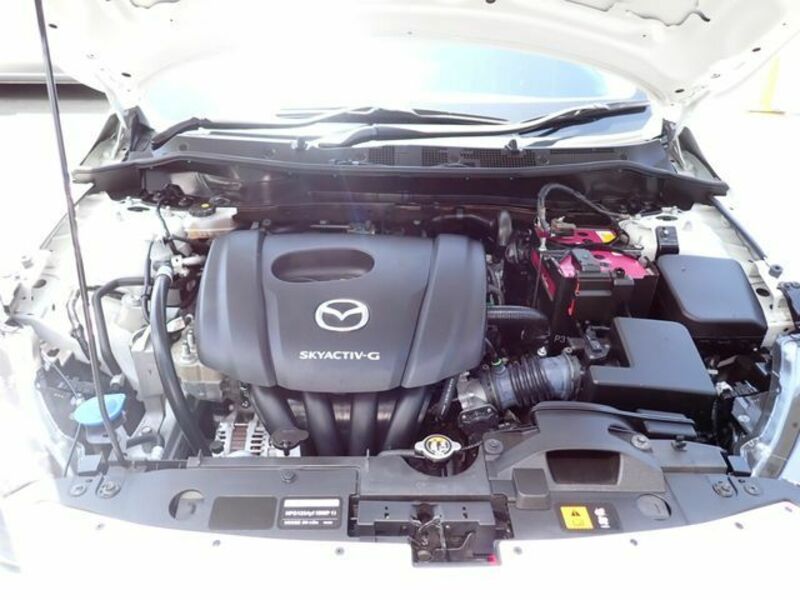 MAZDA2