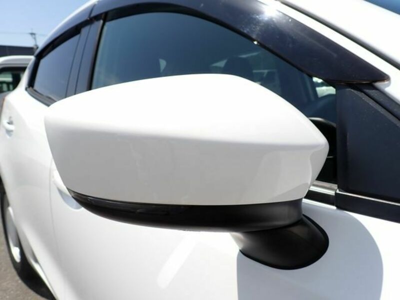 MAZDA2