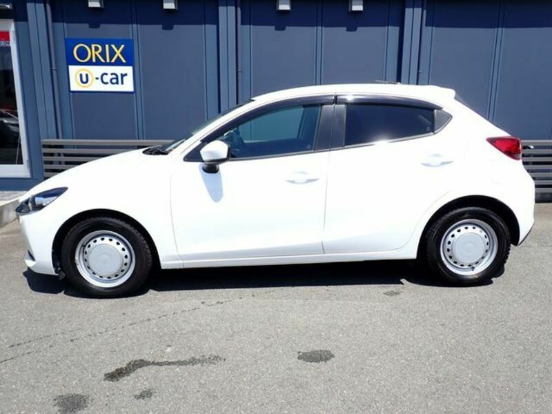 MAZDA2