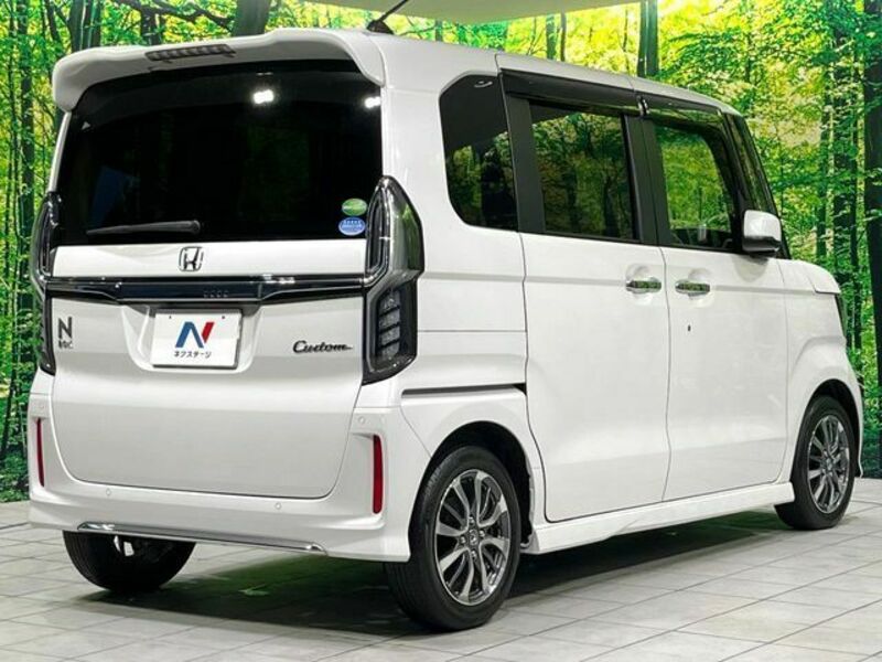 N BOX CUSTOM