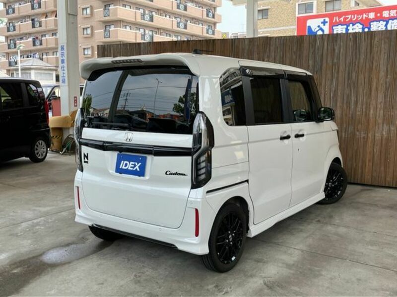 N BOX CUSTOM