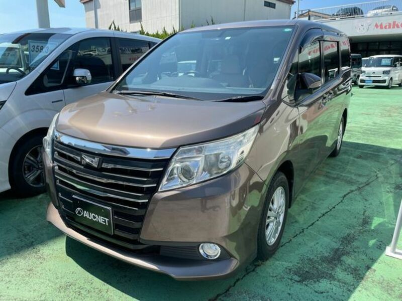 TOYOTA NOAH