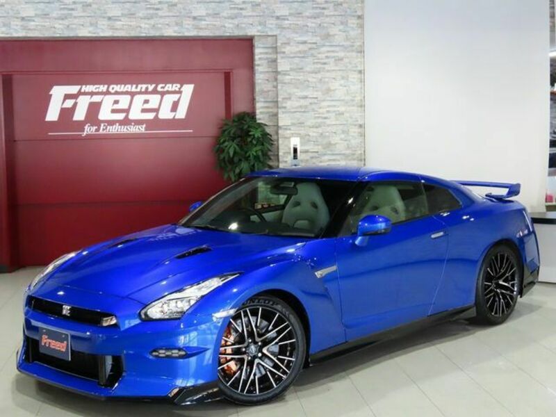 NISSAN GT-R
