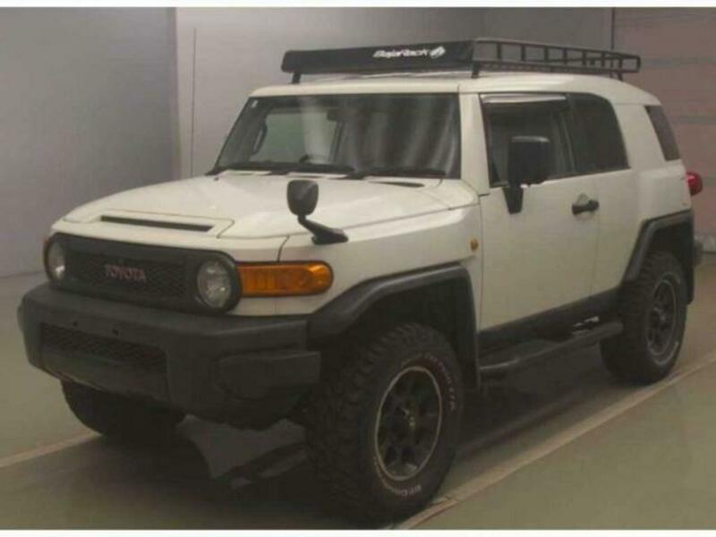 TOYOTA FJ CRUISER