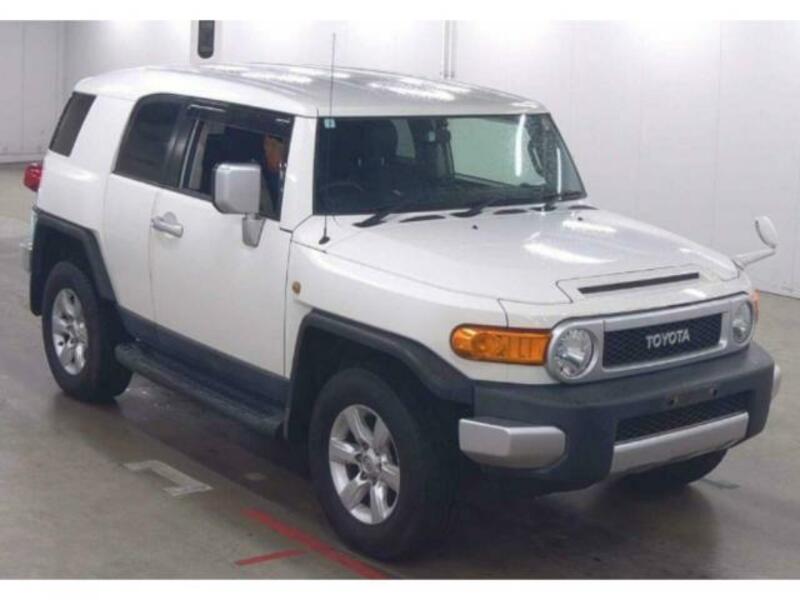 TOYOTA FJ CRUISER