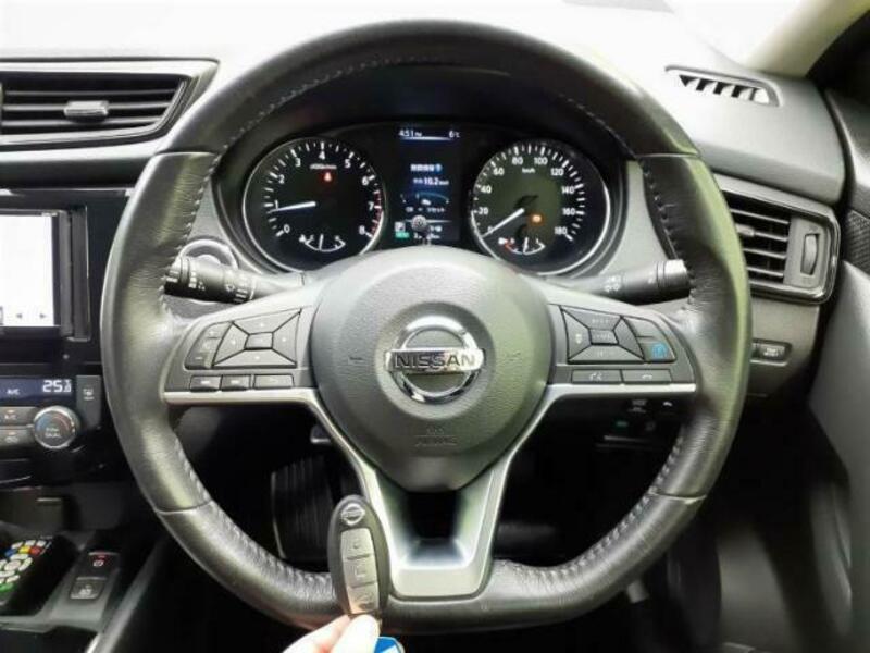 X-TRAIL