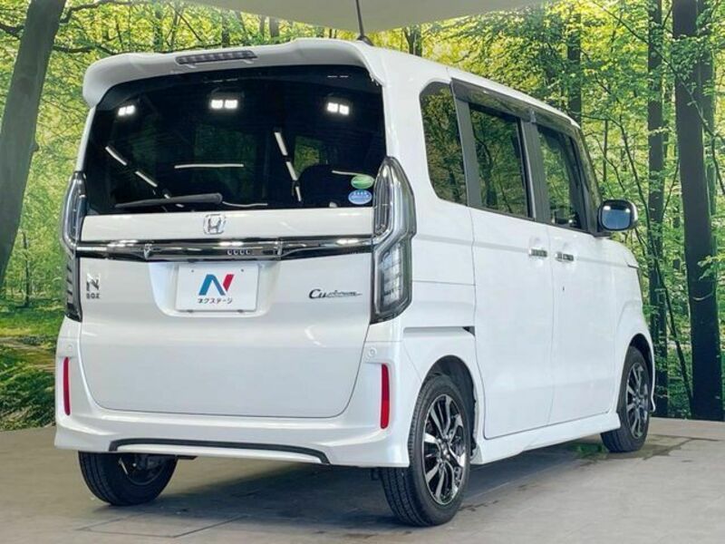N BOX