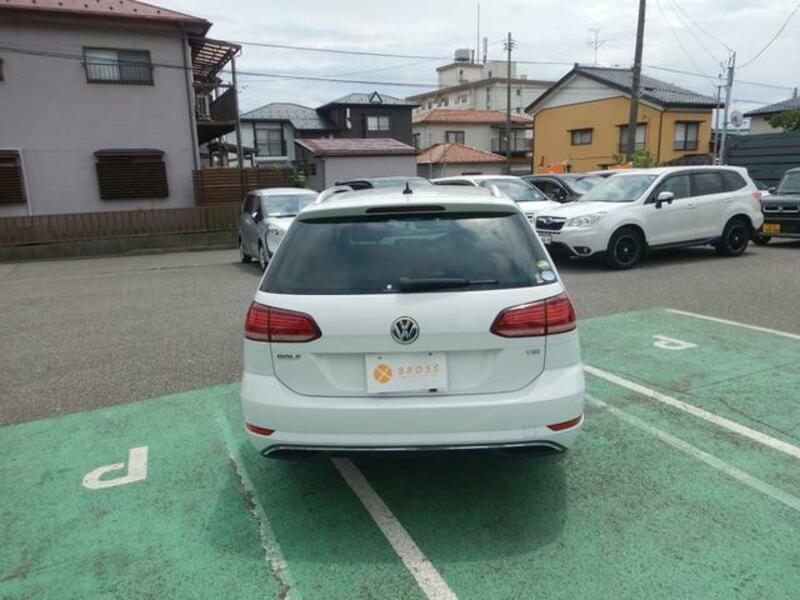 GOLF VARIANT
