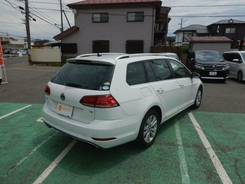 GOLF VARIANT