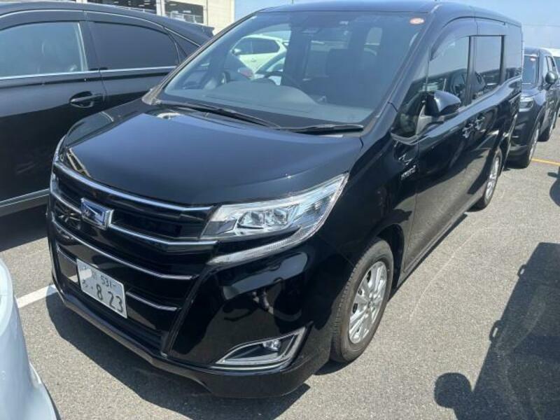 TOYOTA NOAH