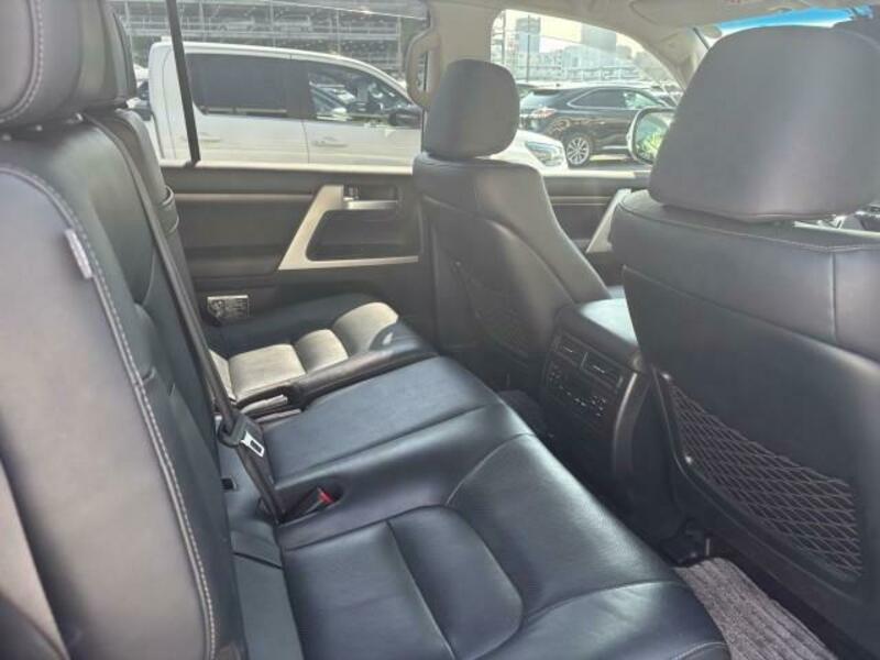 LAND CRUISER