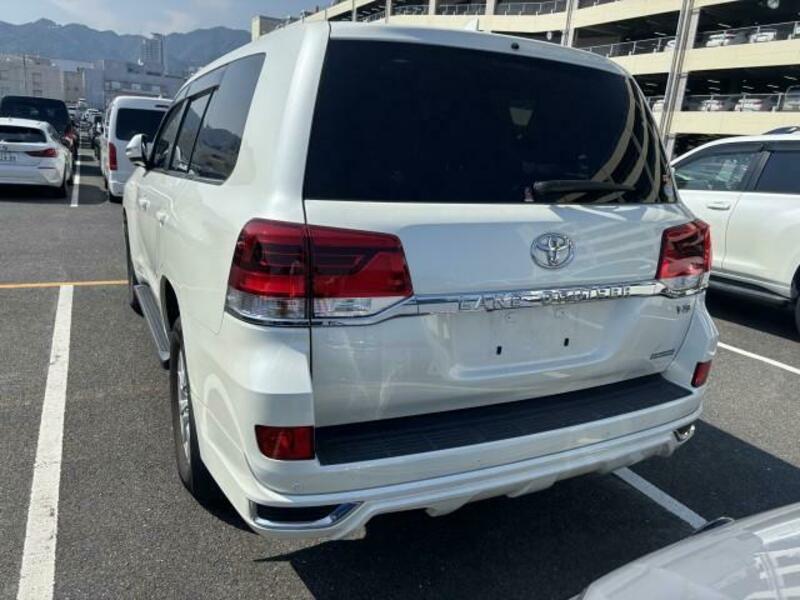 LAND CRUISER