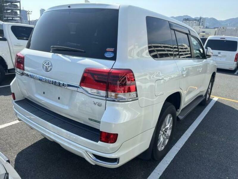 LAND CRUISER