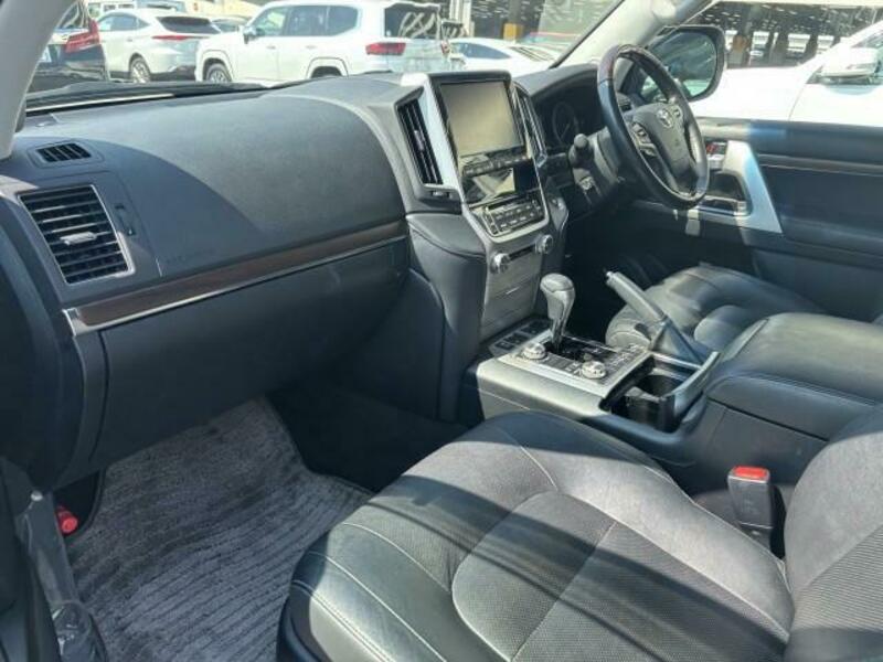 LAND CRUISER
