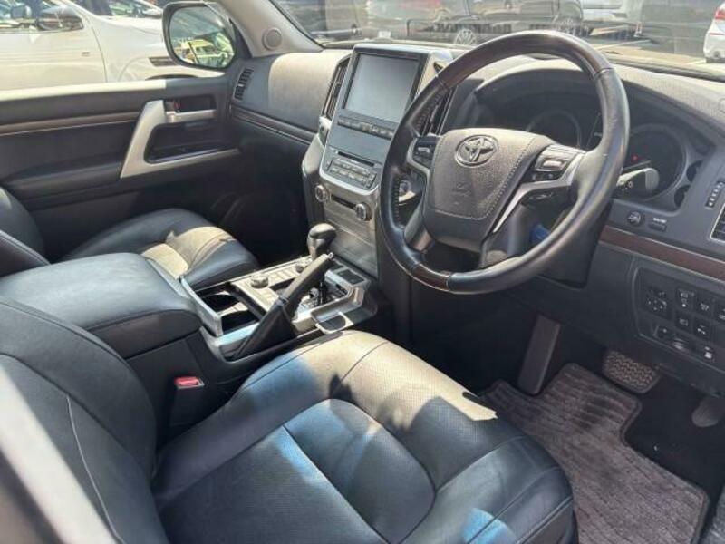 LAND CRUISER