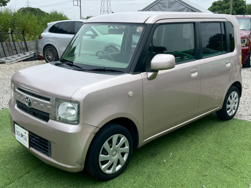 TOYOTA PIXIS SPACE