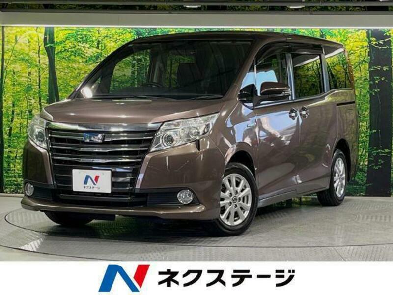 TOYOTA NOAH