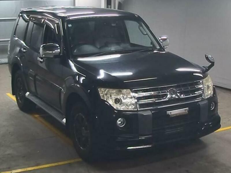 MITSUBISHI PAJERO