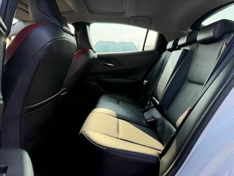 PRIUS PHV