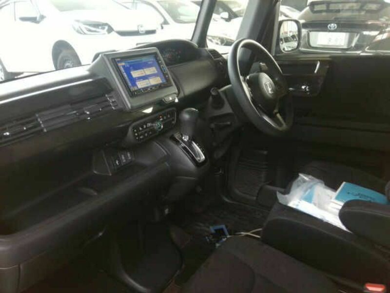 N BOX CUSTOM