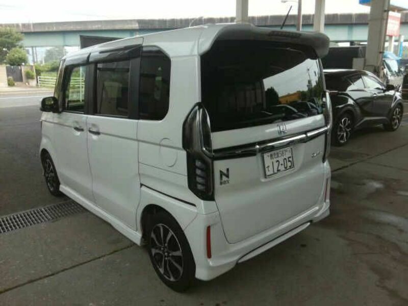 N BOX CUSTOM