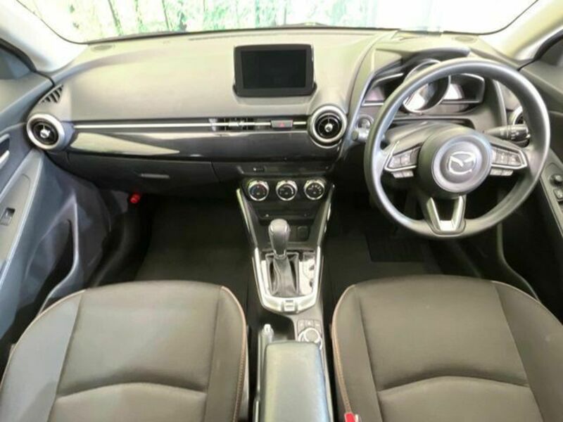 MAZDA2