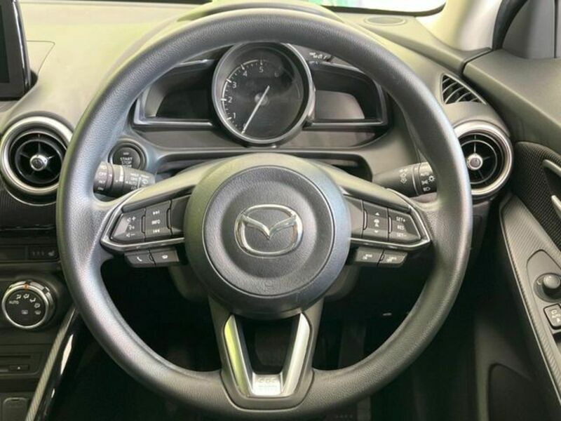MAZDA2
