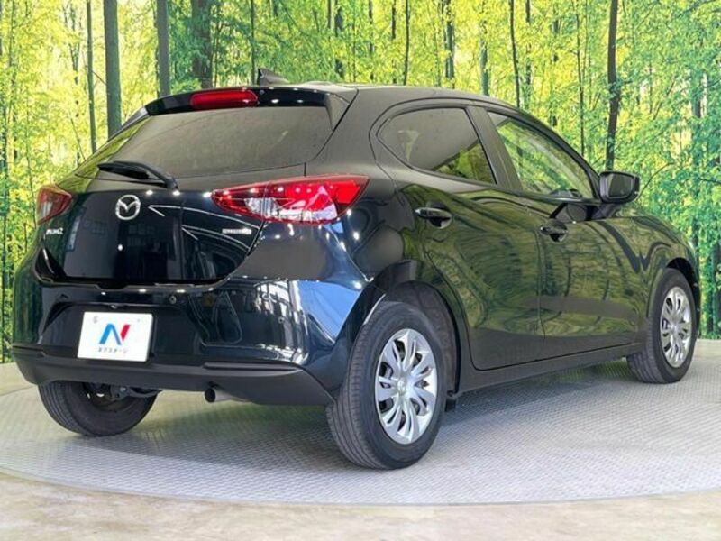MAZDA2