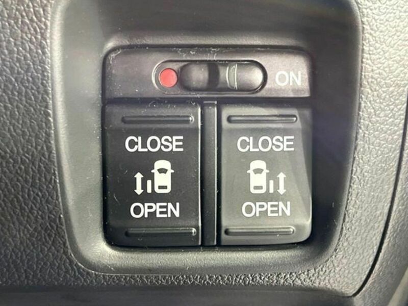N BOX