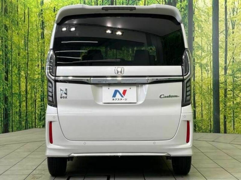 N BOX CUSTOM