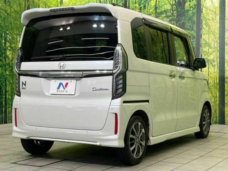 N BOX CUSTOM