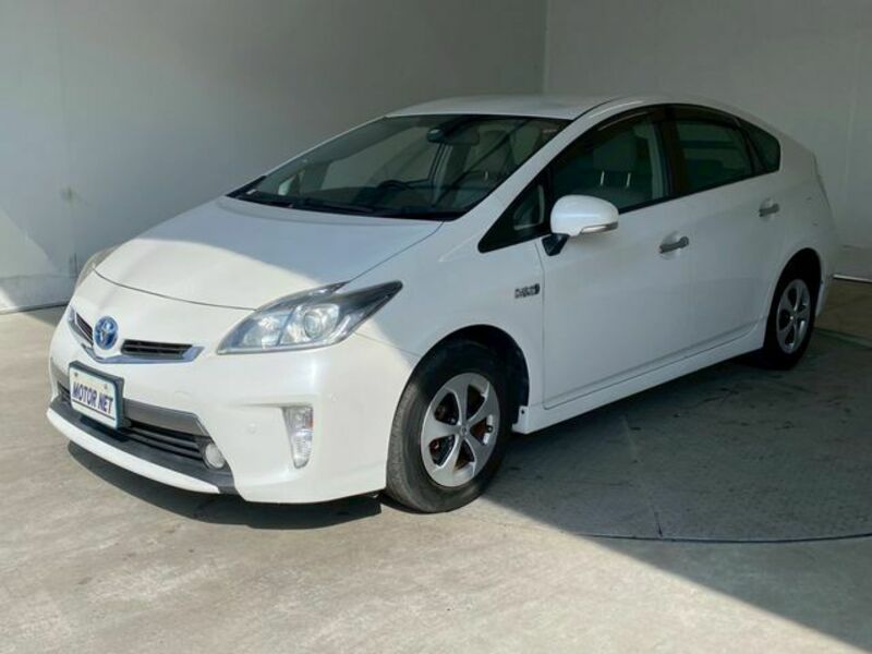TOYOTA PRIUS PHV