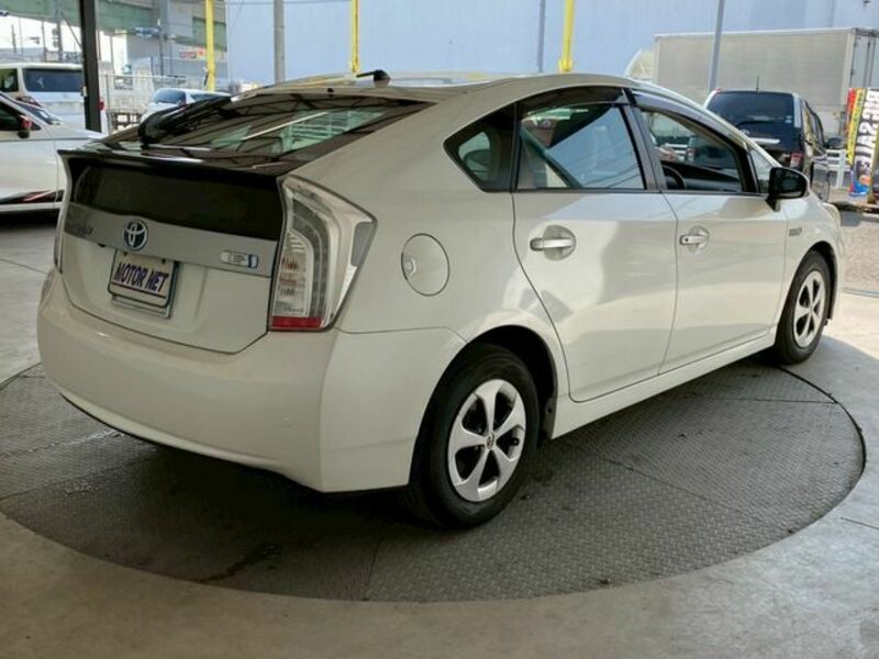 PRIUS PHV