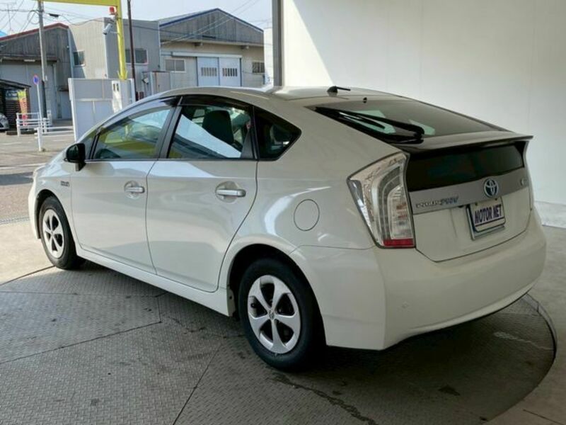 PRIUS PHV