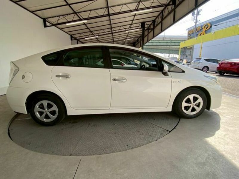 PRIUS PHV