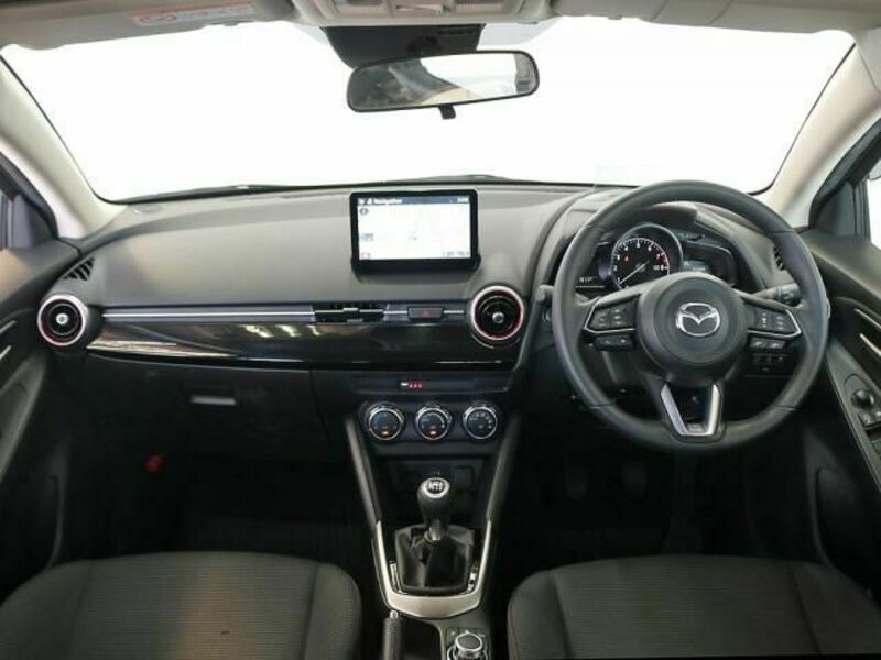 MAZDA2