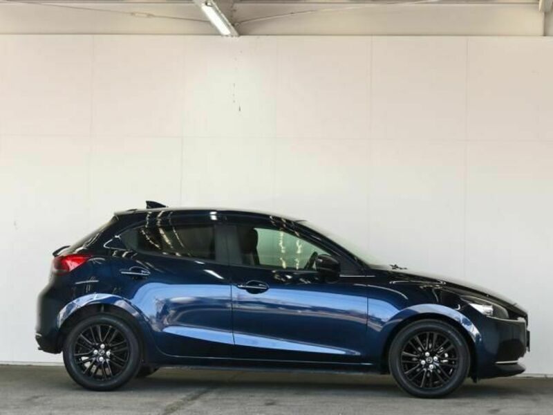 MAZDA2