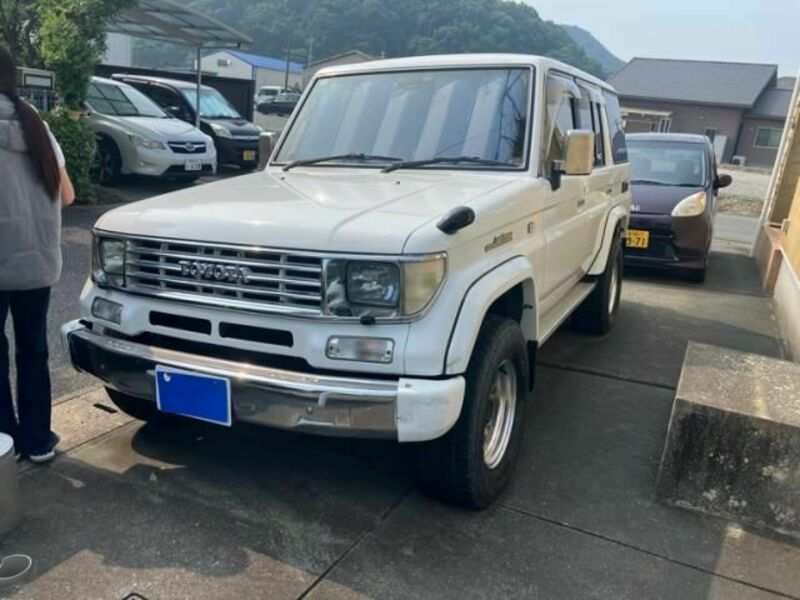TOYOTA LAND CRUISER PRADO