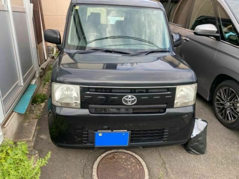 TOYOTA PIXIS SPACE