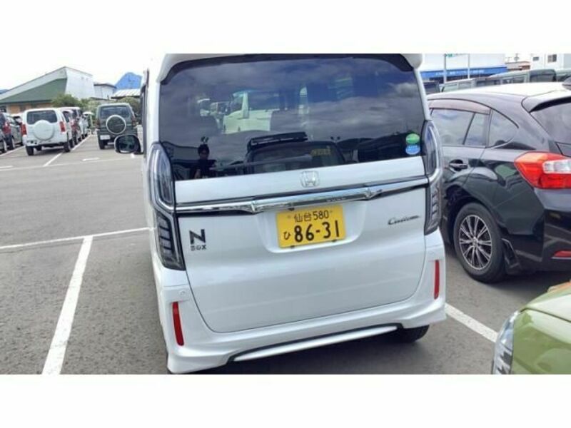 N BOX CUSTOM