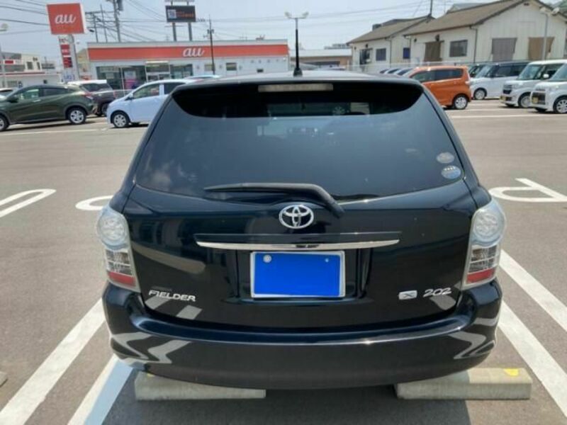 COROLLA FIELDER