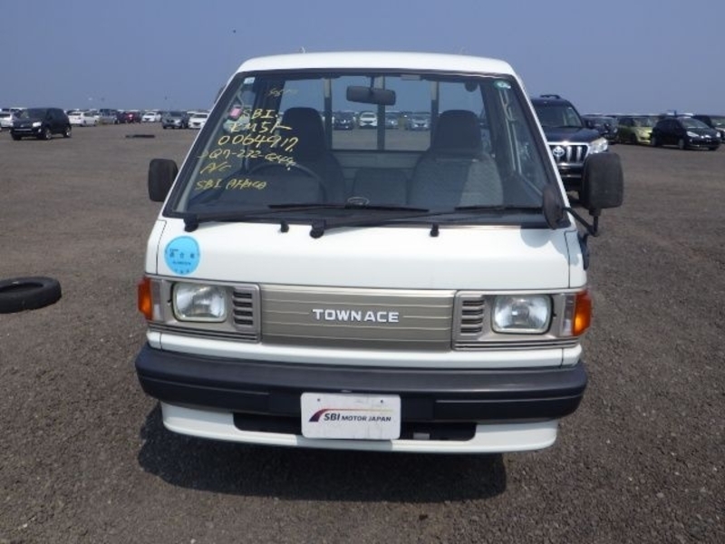 TOWNACE TRUCK