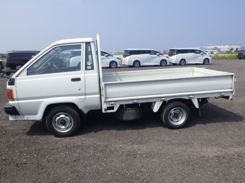 TOWNACE TRUCK