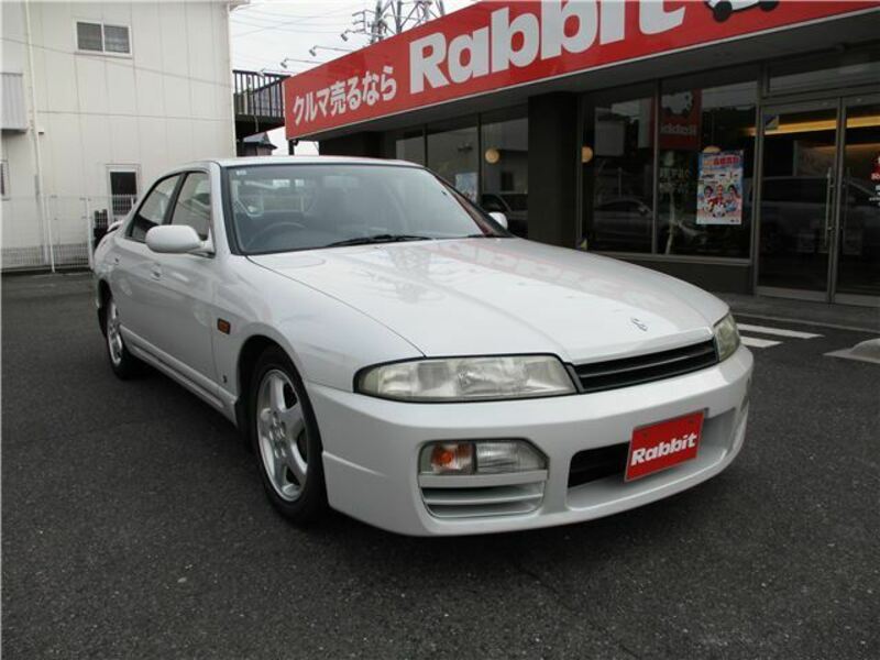 NISSAN SKYLINE
