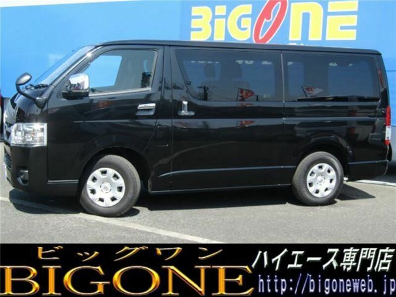 TOYOTA HIACE VAN