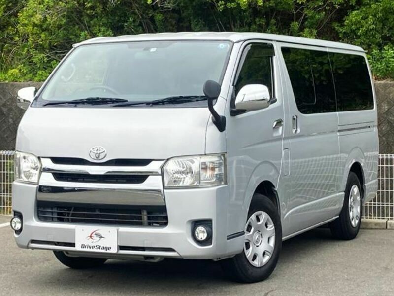 TOYOTA HIACE