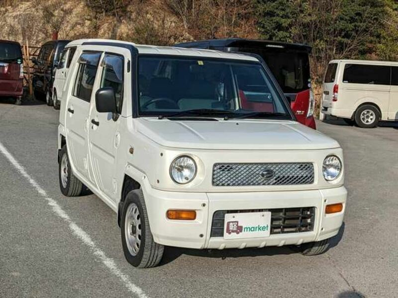 DAIHATSU NAKED
